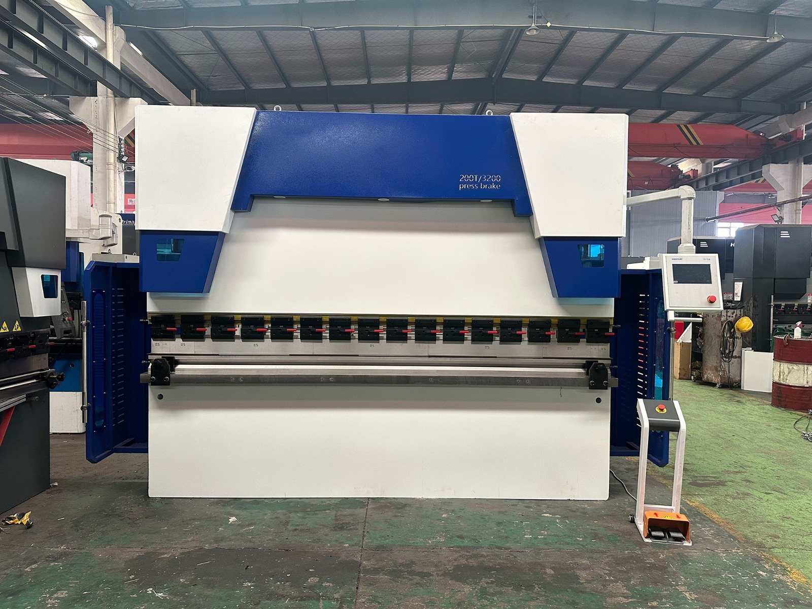 CNC Bending Machine